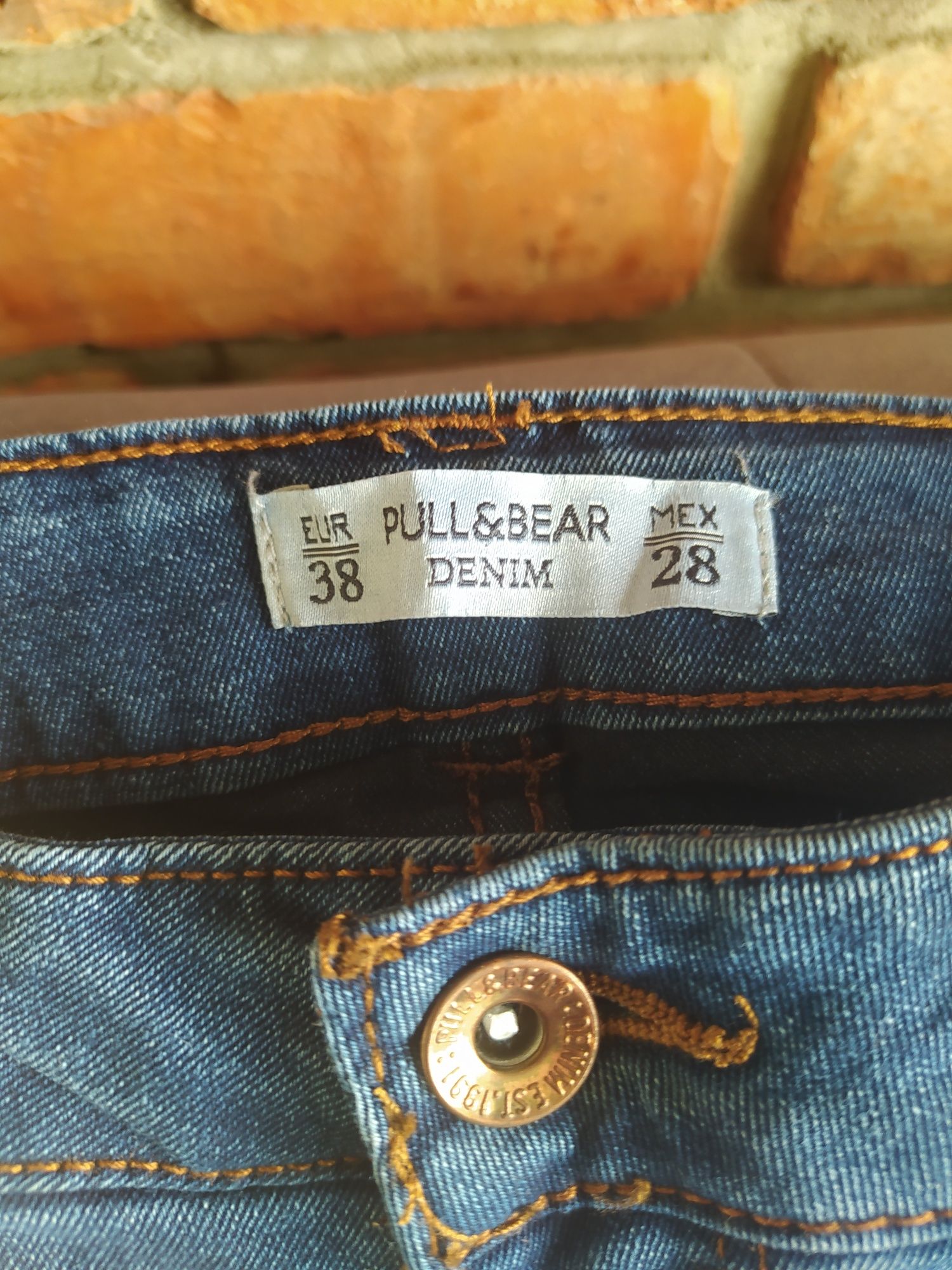 Spodnie jeansy Pull & Bear S / M jak nowe