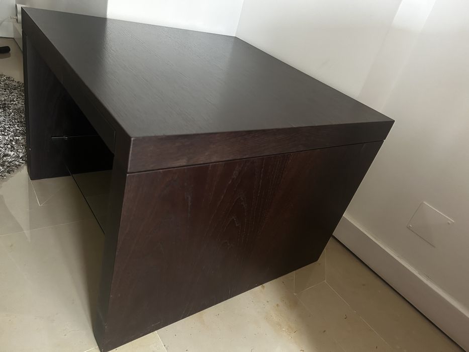 Mesa de centro de sala em madeira Wengué escura