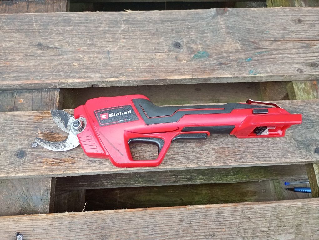Sekator ogrodowy akumulatorowy Einhell 18V xchange