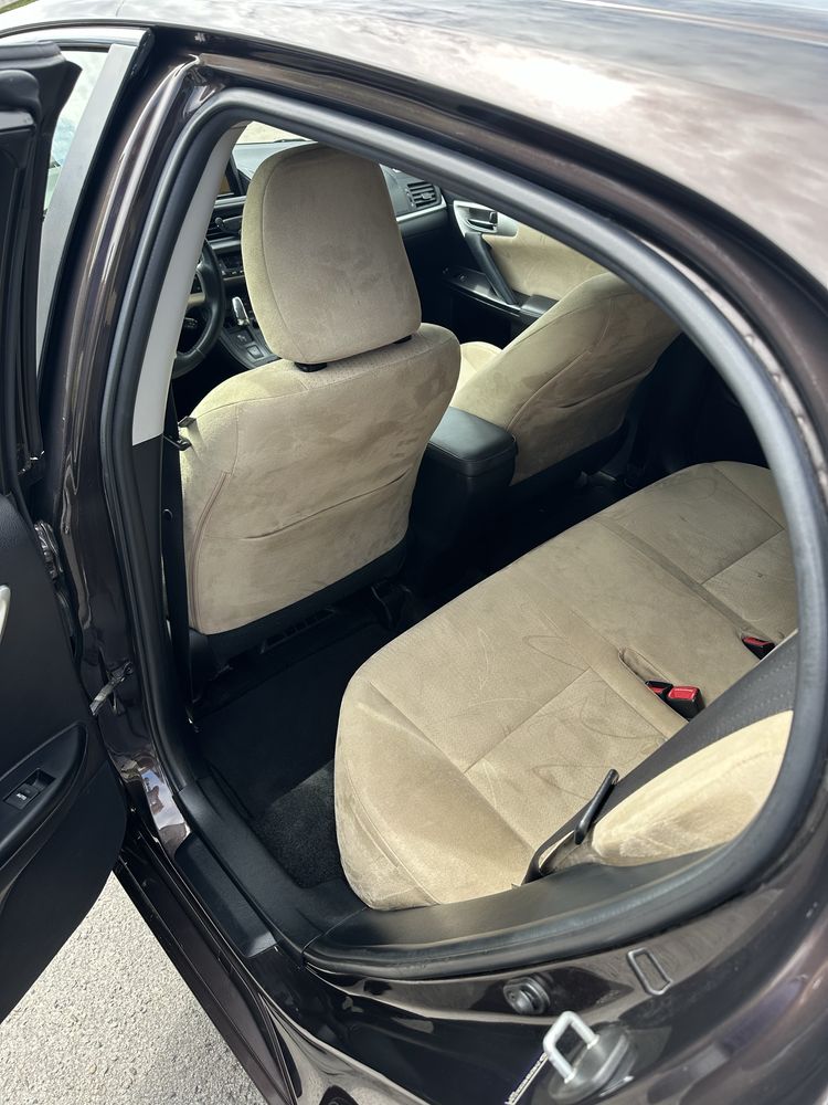 Lexus CT200H 2012 рік 1.8 гібрид