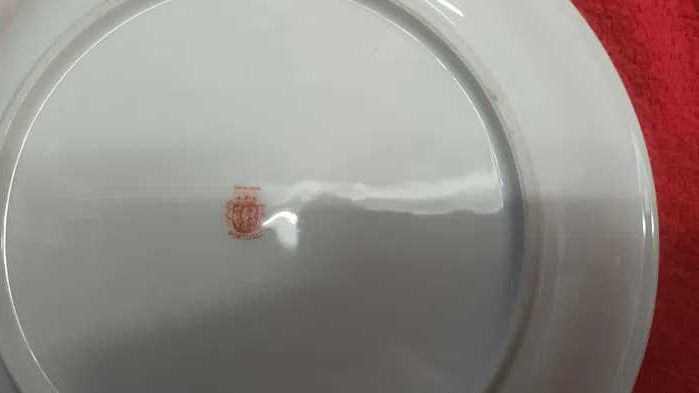 3 Pratos porcelana