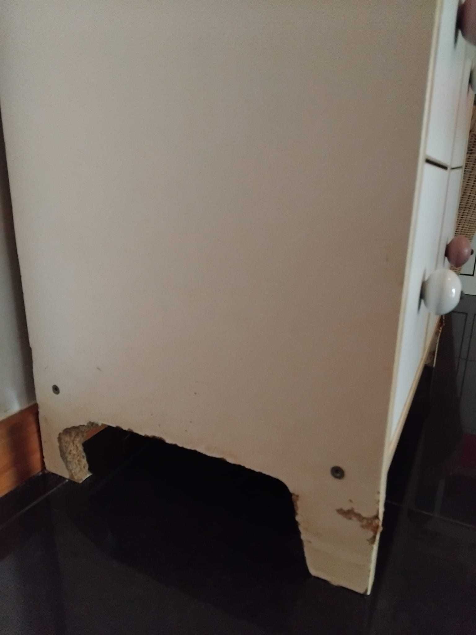 Móvel de gavetas-cubo IKEA com puxadores de cerâmica Zara Home
