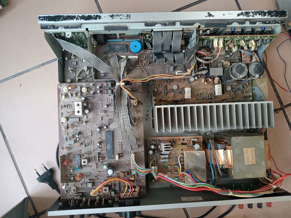 Amplituner lata 80/90 JVC