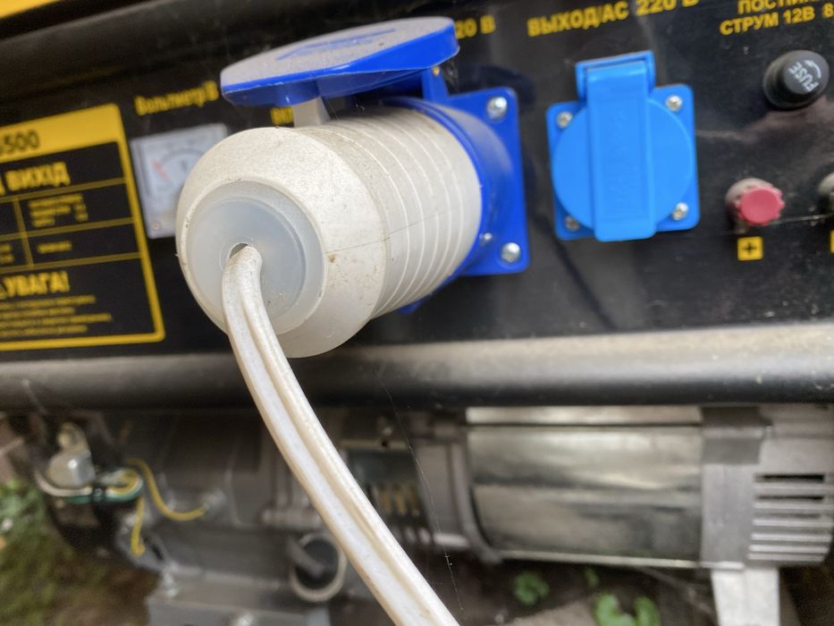 Бензиновий генератор електроенергіі