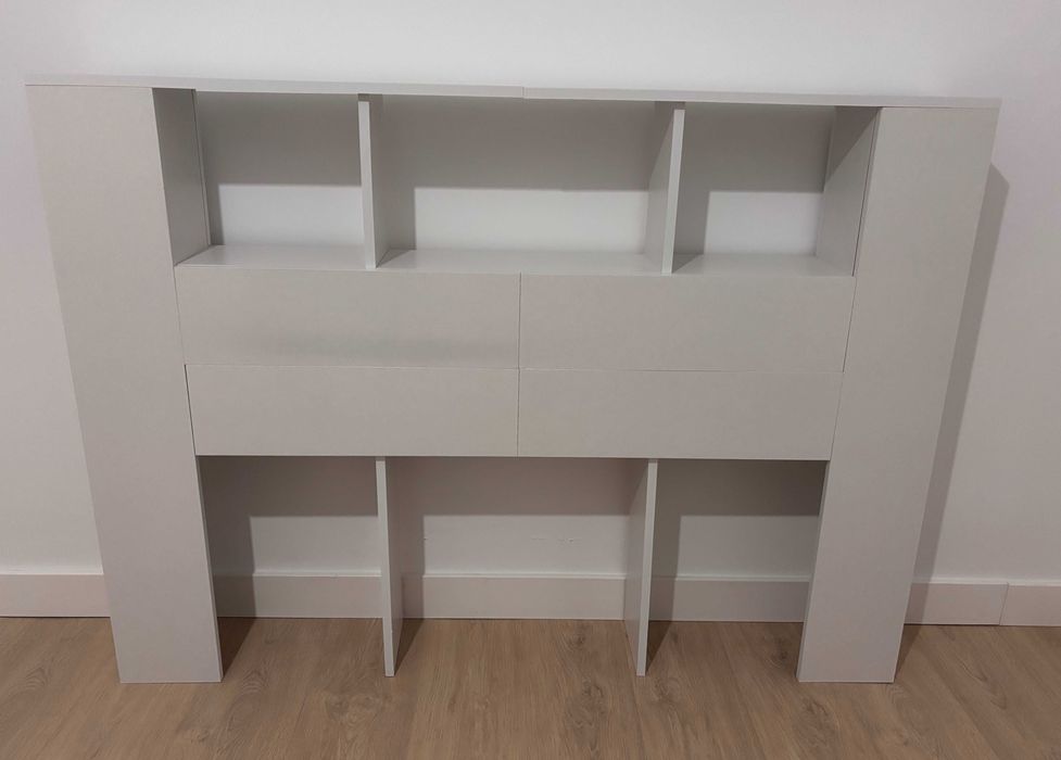 Cabeceira de cama branca