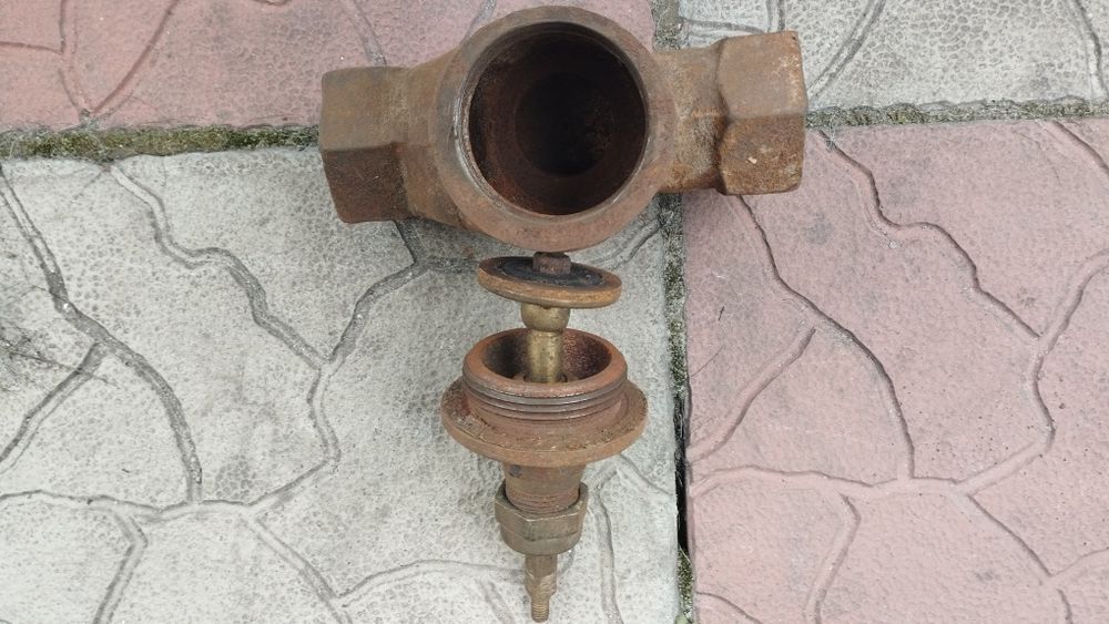 Краны водопроводные 40,32 и др.