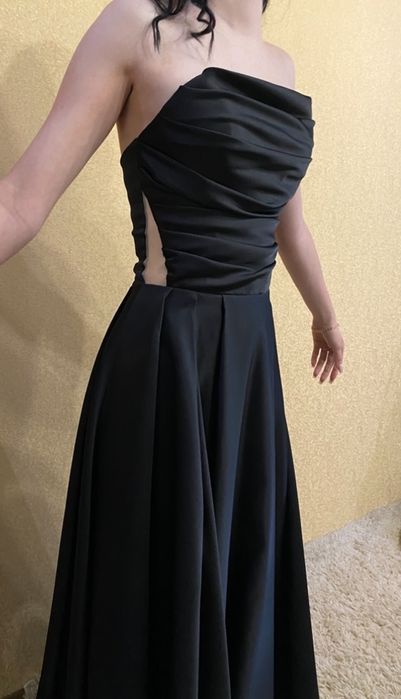 Вечірня сукня або сукня на випускний