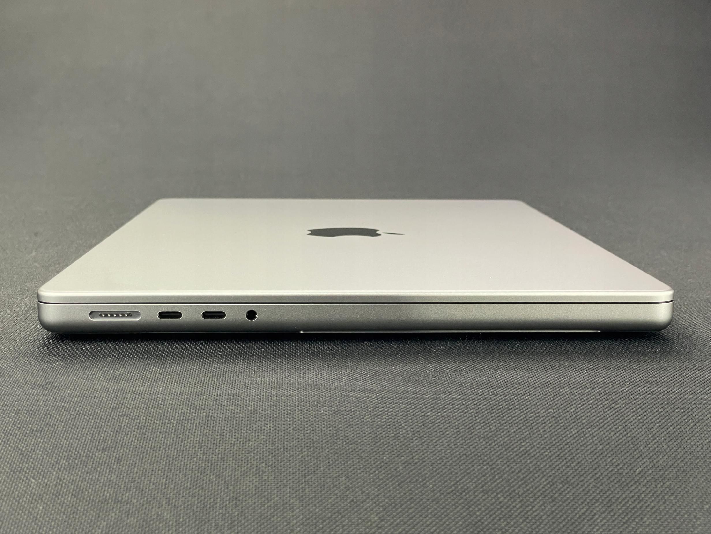 2023 MacBook Pro A2992 14" M3 8GB 512GB test