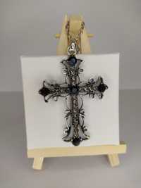 Nowy srebrny naszyjnik z krzyżem z czarnymi cyrkoniami