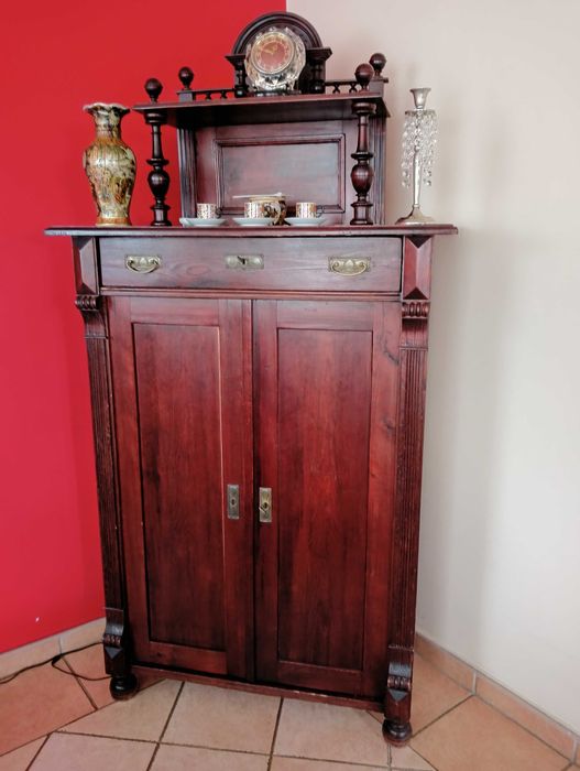 Stylowa szafka -bielizniarka