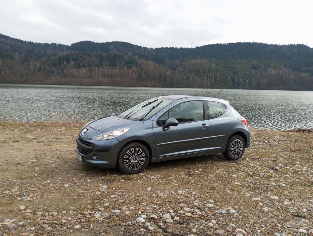 Peugeot 207 1.4 LPG. Klima/isofix