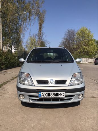 Продам автомобіль Renault Scenic 2000 р випуску 1.9 dti Avtomatik