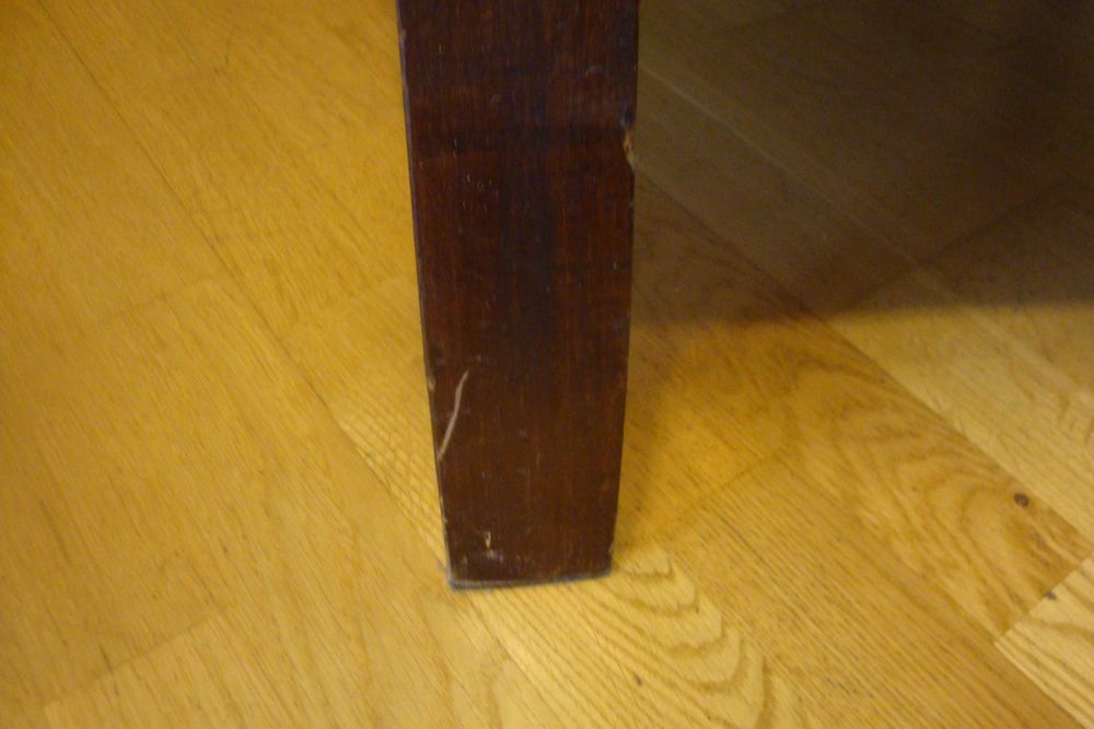 stary fotel obity nową tapicerką