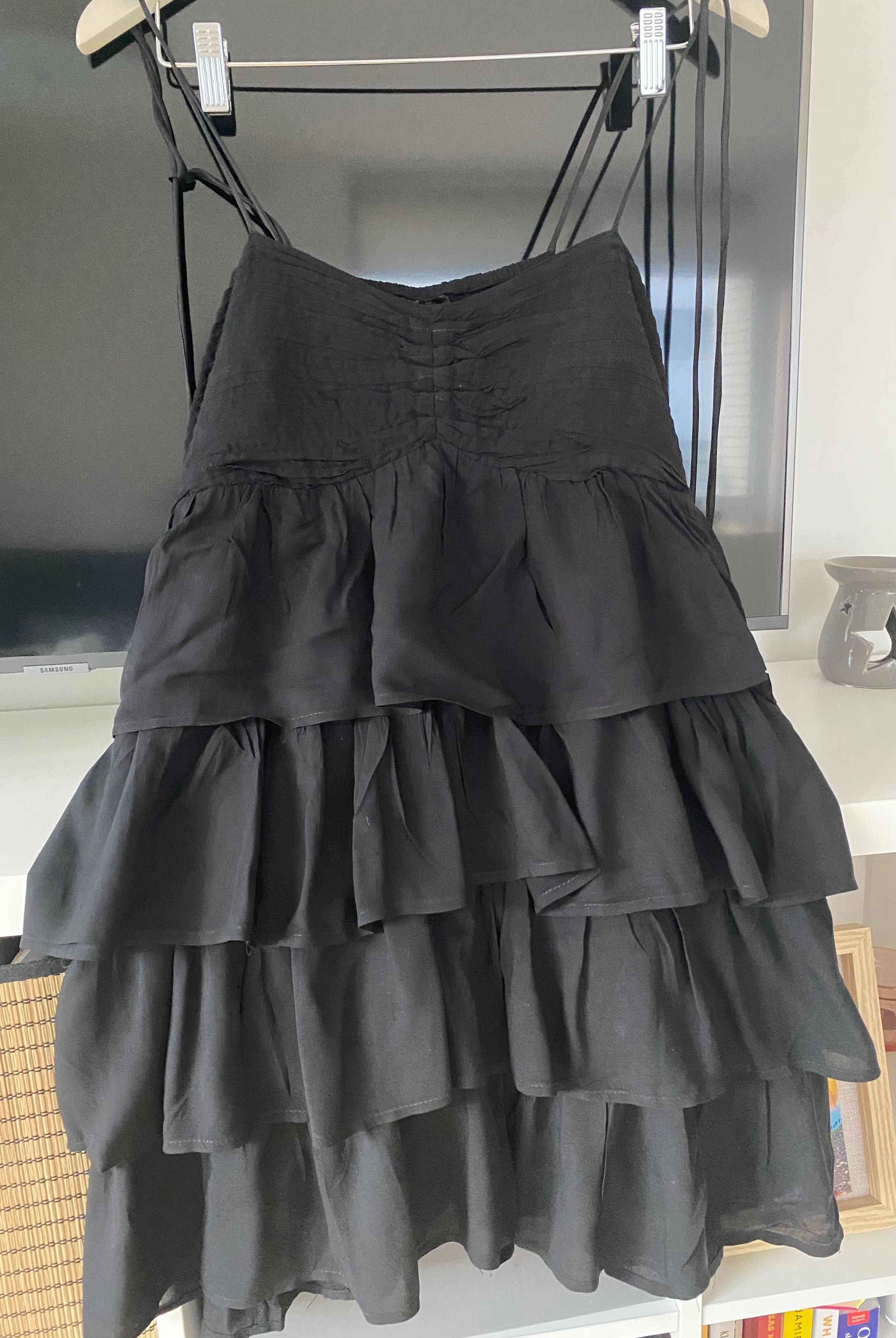 Sukienka czarna H&M rozmiar 42 100% wiskoza