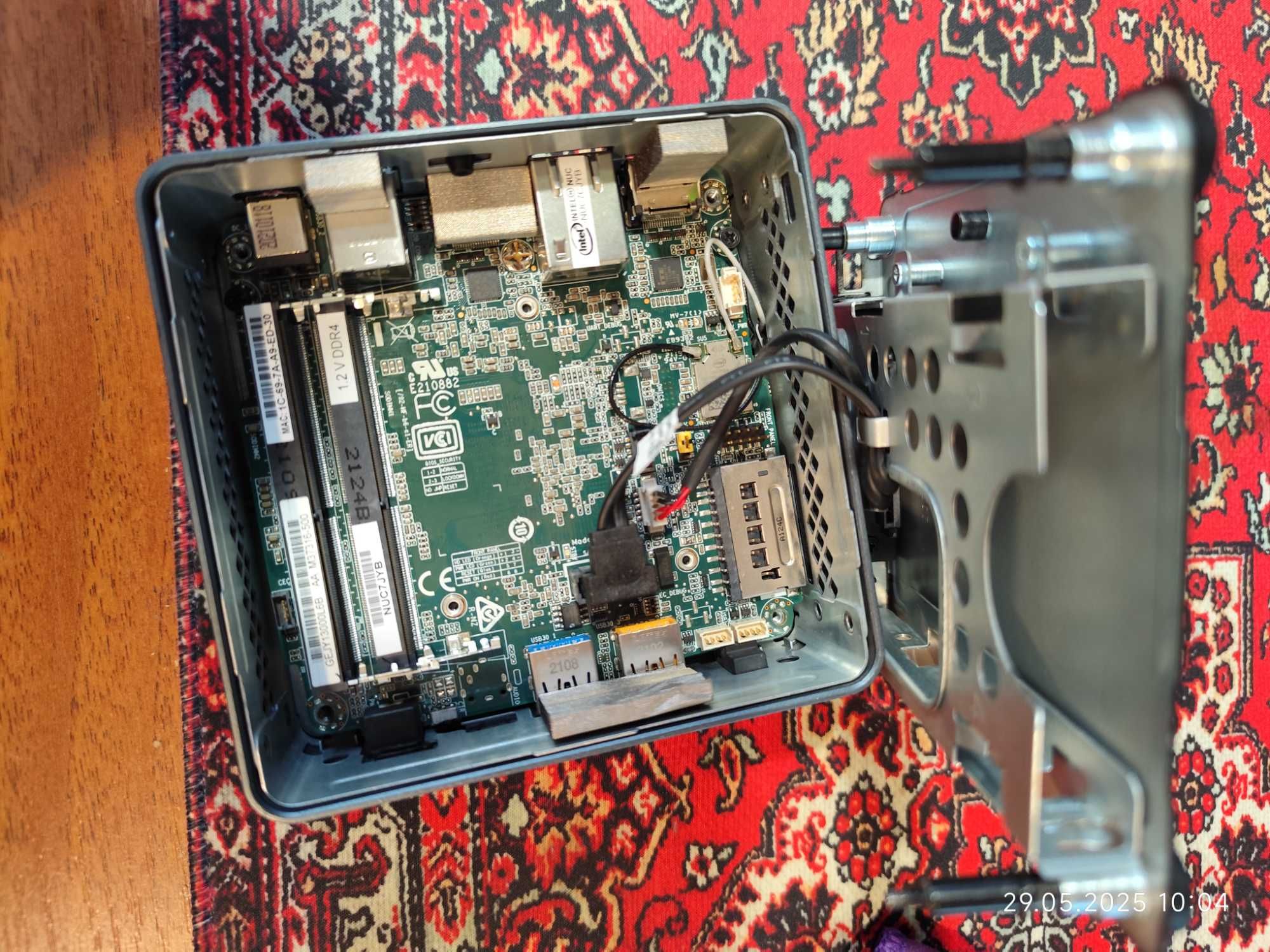 Intel NUC7CJYHN2 Celeron j4005 2/2 2.7GHz ddr4x2 + sata + wifiac + bt5