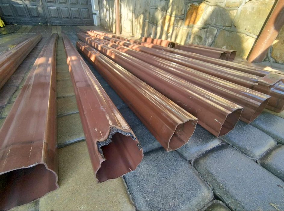 Używane Plastikowe Rynny w Stylu Angielskim