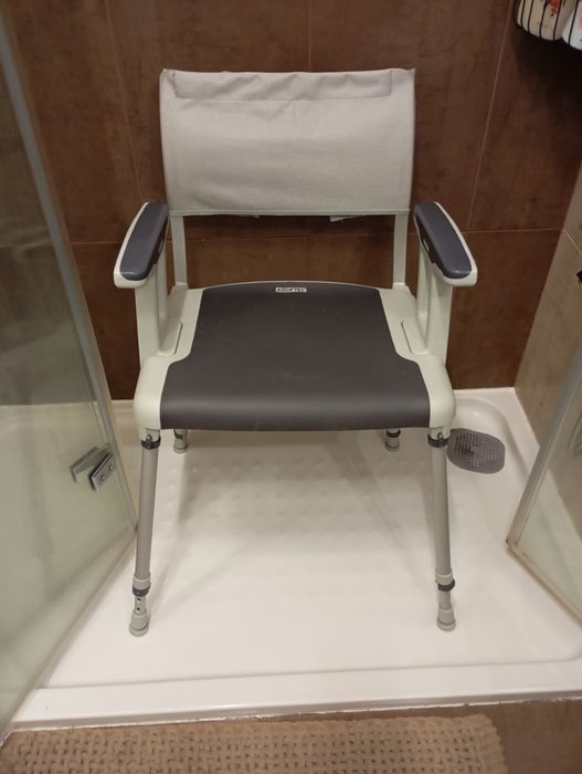 Cadeira de banho / bom estado.