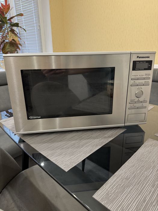 Продам микроволновую печь мікрохвильову піч Panasonic