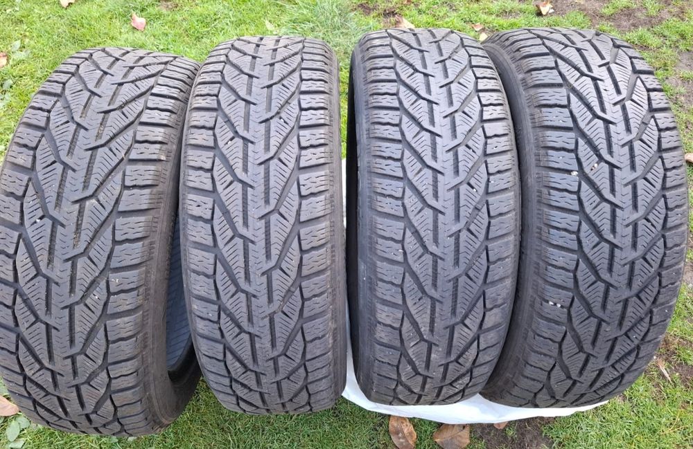 Opony KORMORAN SNOW 215/55 R18