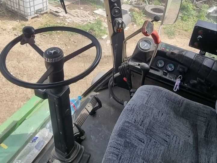 Комбайн John Deere 1166 HillMaster (1990)