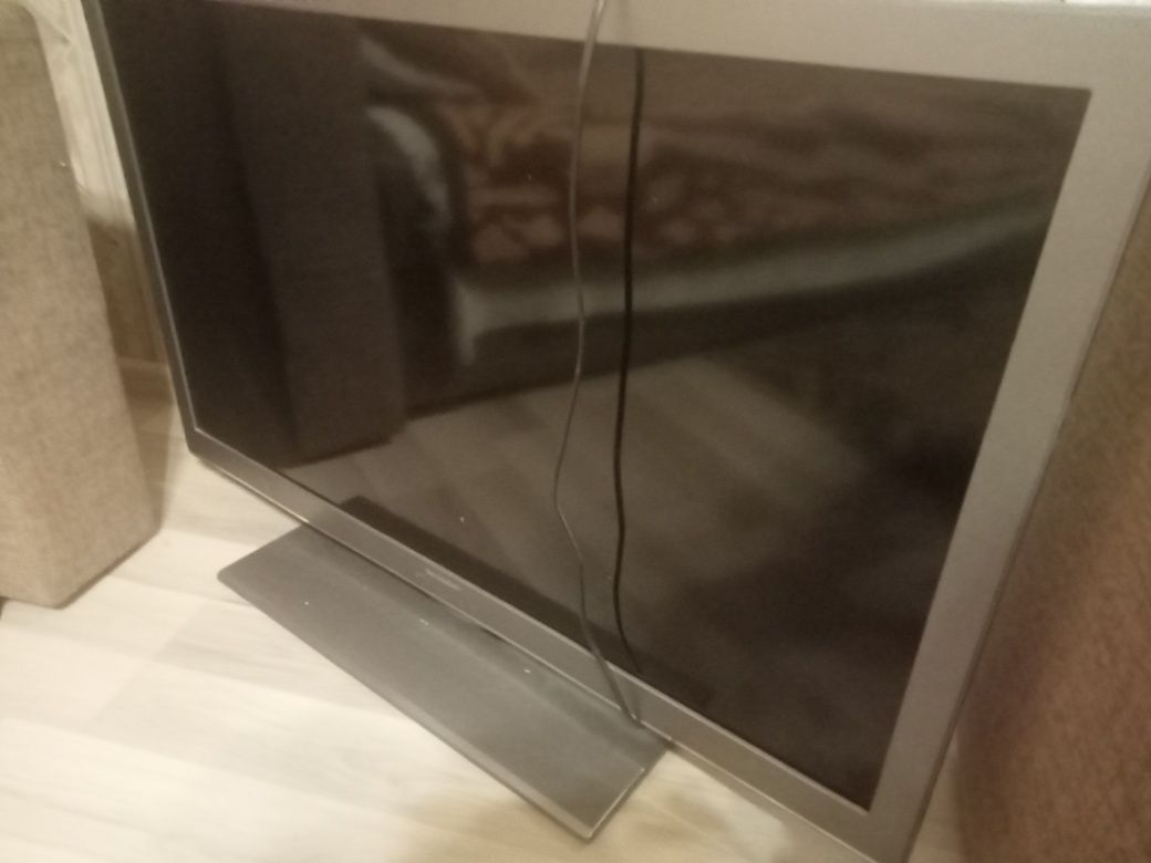 Telewizor z pilot
