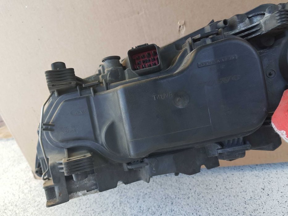 VOLVO S80 V70 XC70 Reflektor Xenon EUROPA Lampa Przód KPL RADOM