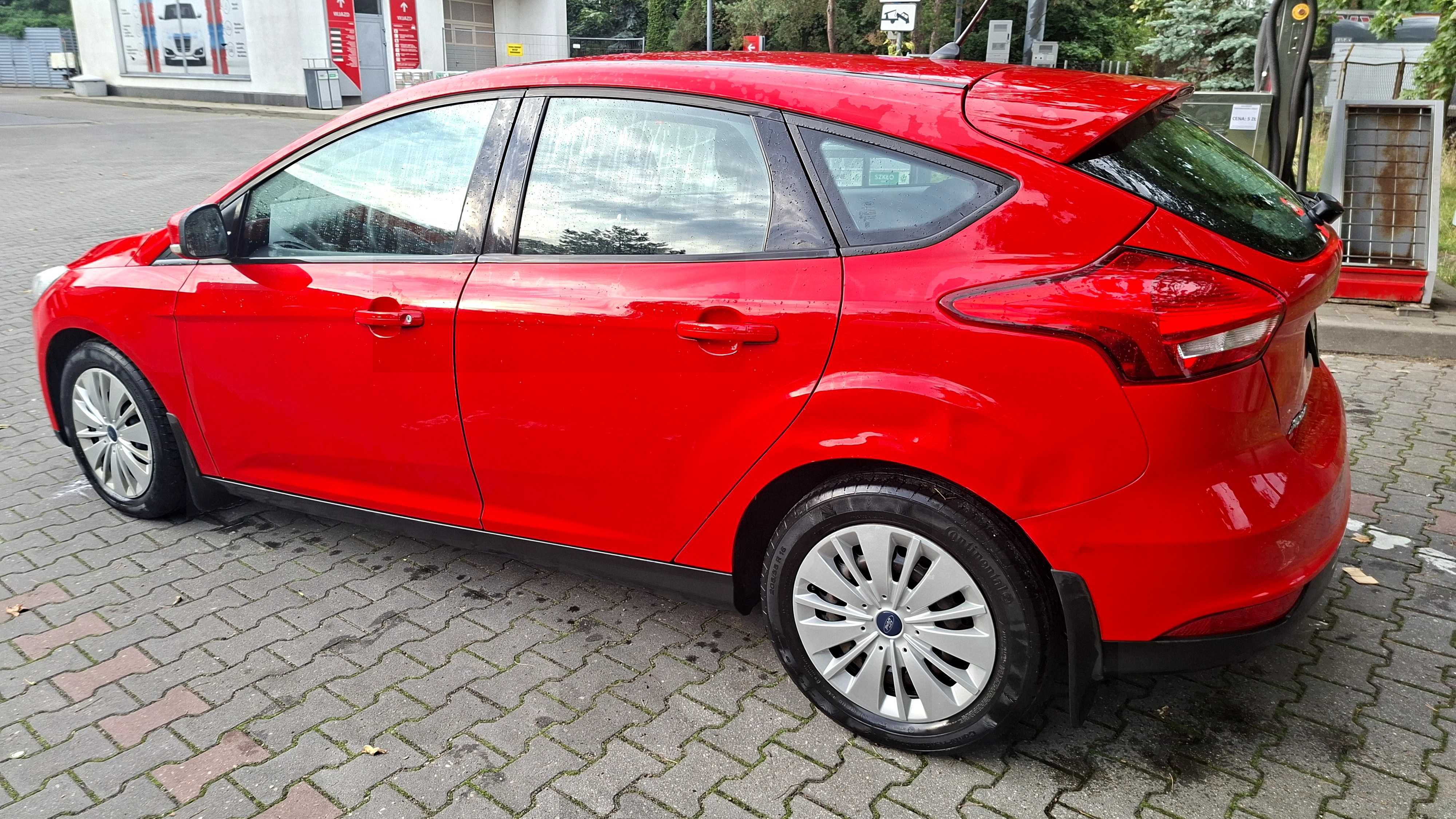 Ford focus benzyna 1.6 95 km 2027 rok