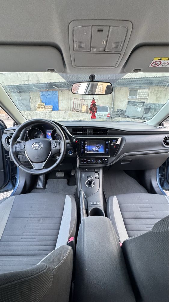 Toyota Auris Hybryd