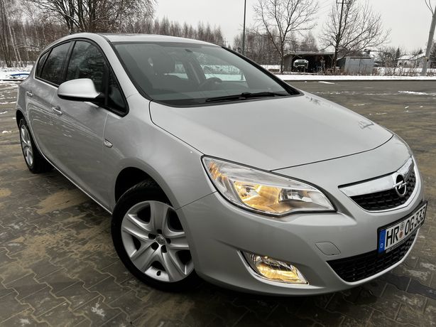 Opel Astra ! 2011r! Benzyna !
