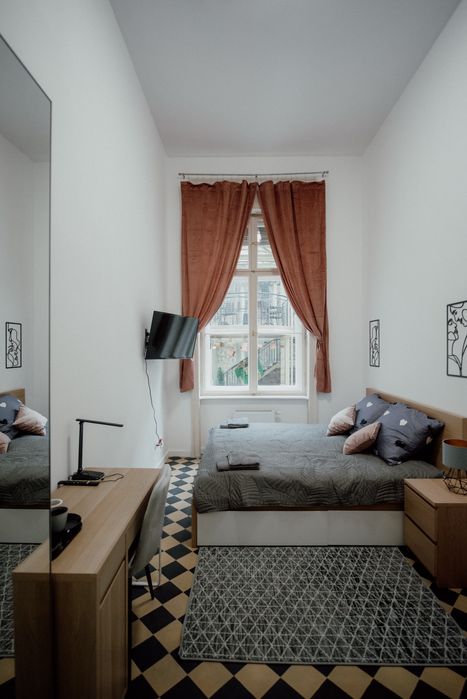 Noclegi dla ekip - 8 dużych lóżek centrum lodzi FAKTURA VAT