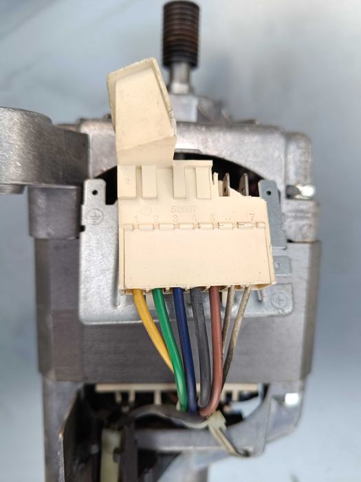 Silnik pralki Electrolux EWP1262TEW