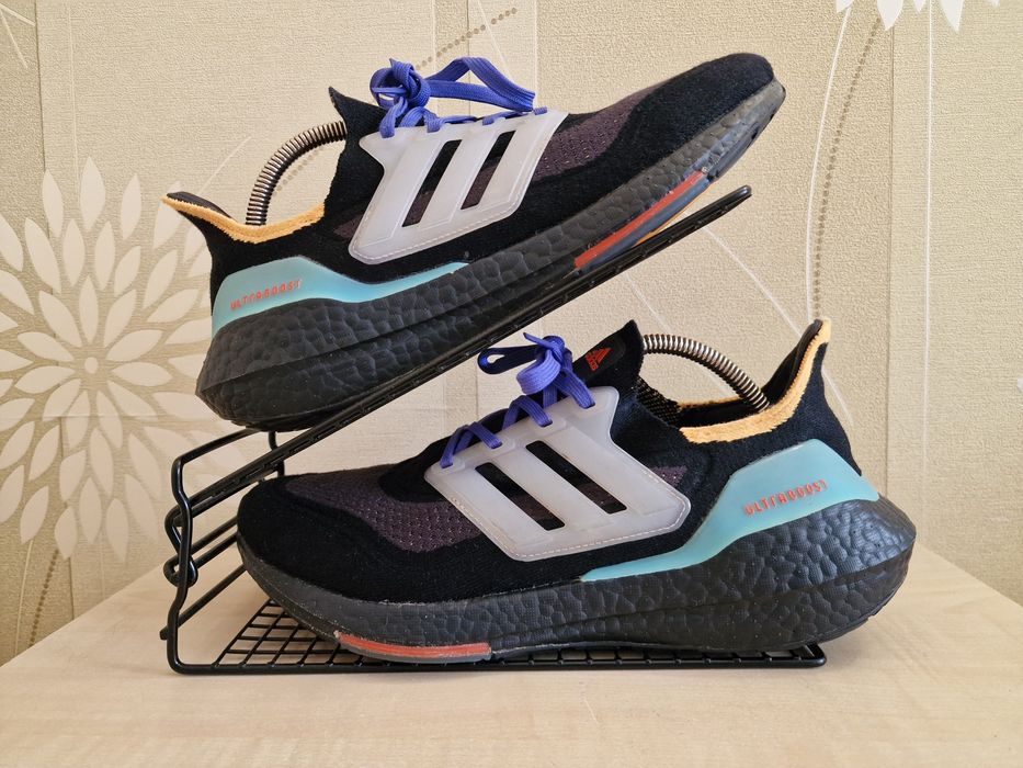 Кросівки Adidas UltraBOOST 21 оригінал розмір 42 2/3
