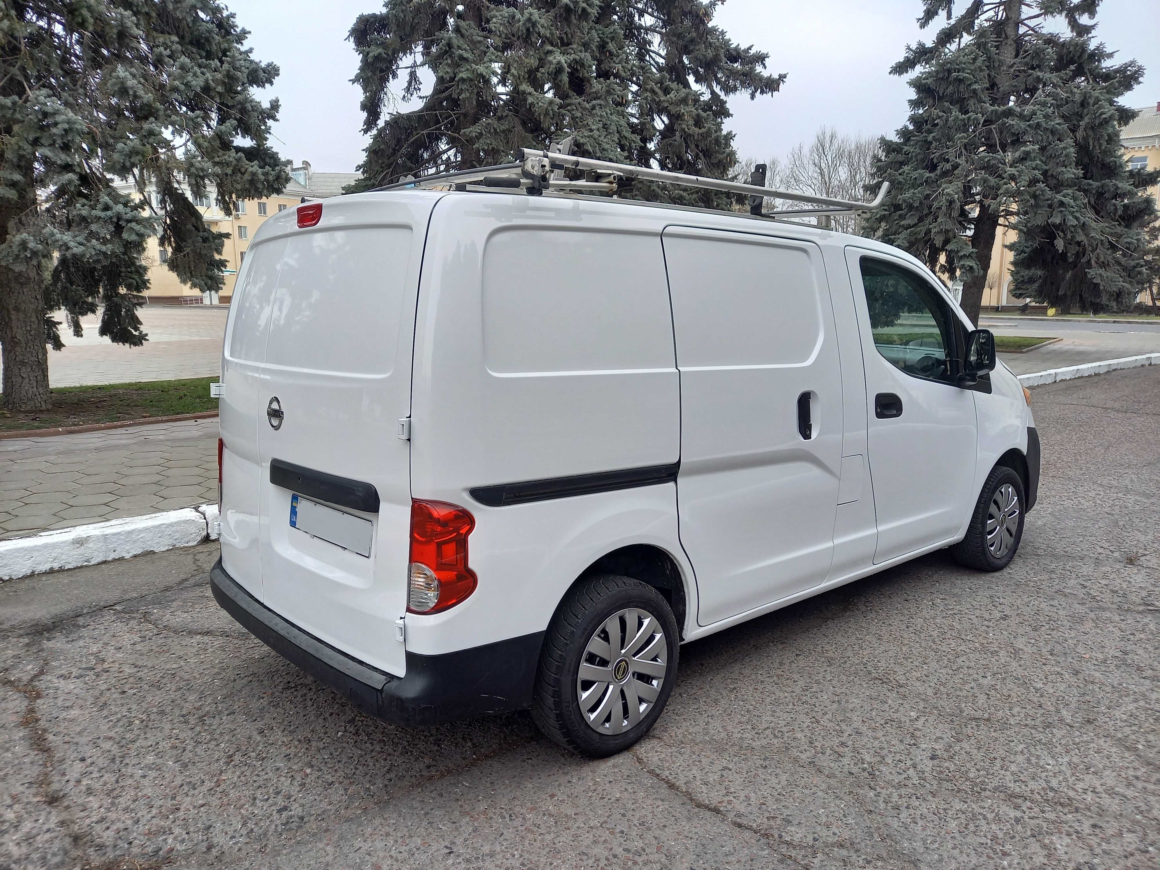 Микроавтобус грузовой Nissan NV200 2019