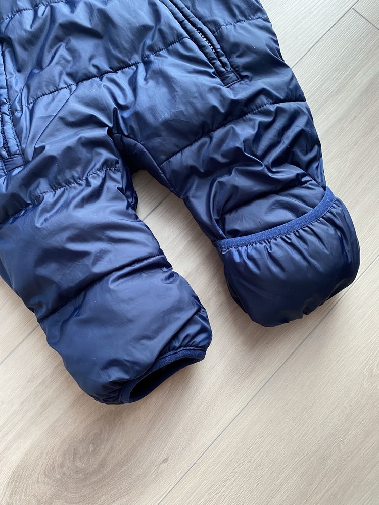 Комбінезон  gap  primaloft 0-6 місяців.