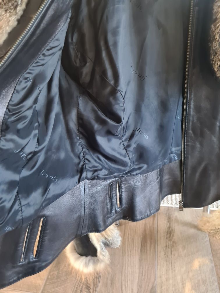 Продам шкіряну куртку з хутром