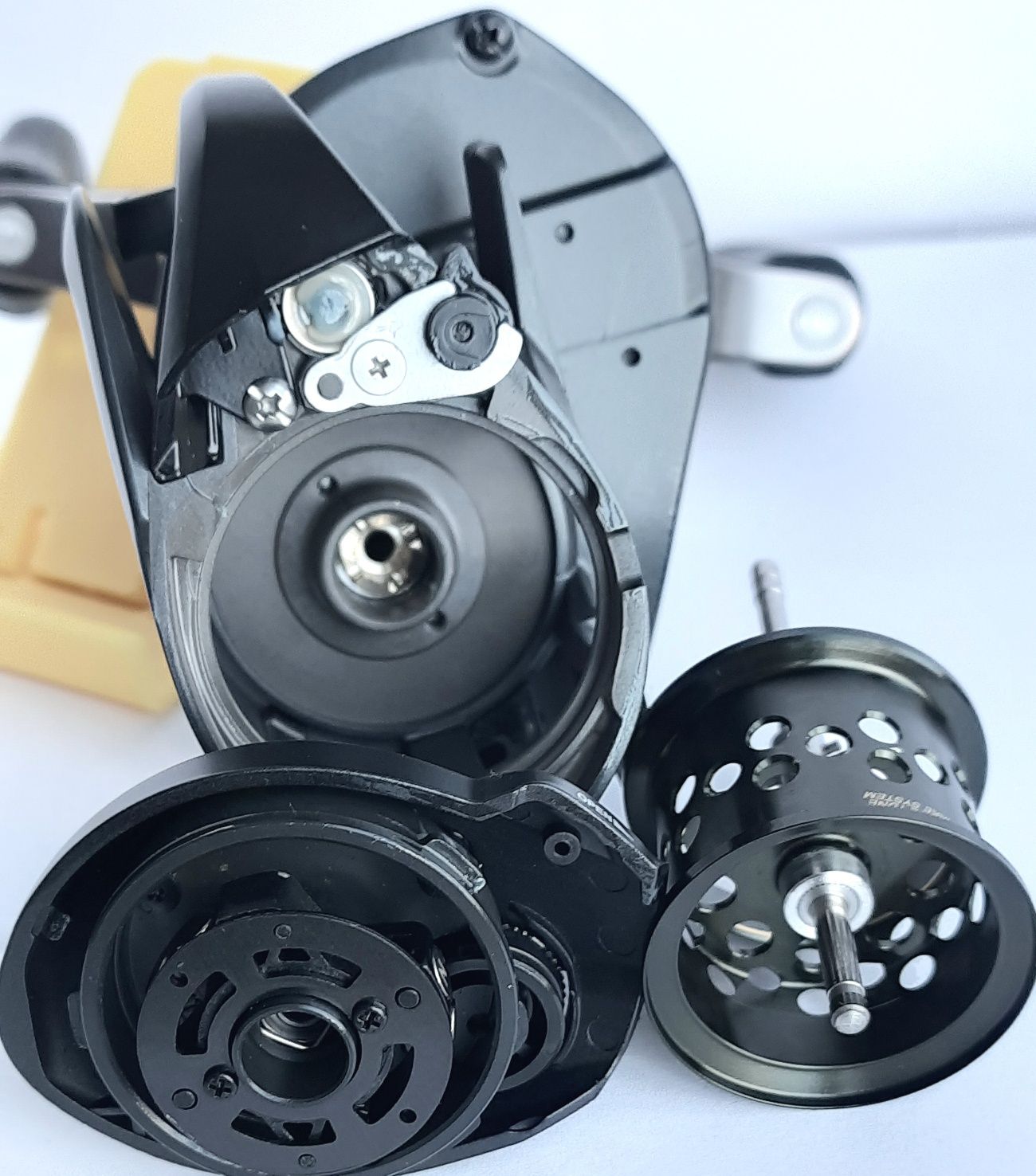 Котушка Shimano Curado BFS XG нова Left Hand