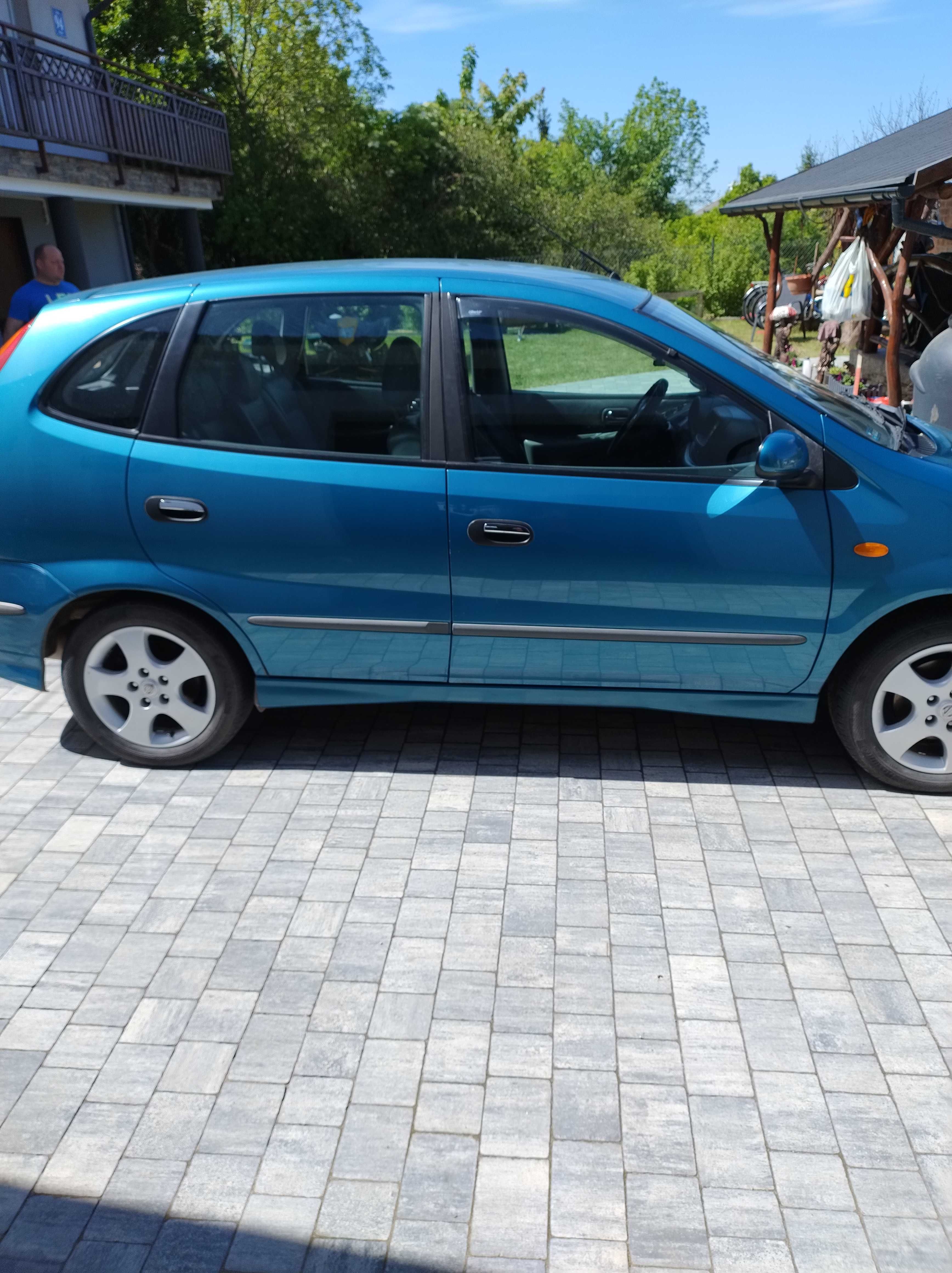 nissan almera tino 1,8 B+G 2003r