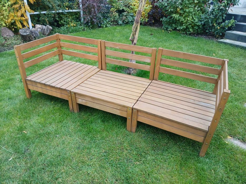 Drewniana ławka ogrodowa