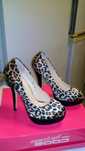 Sapatos novos estampados n35