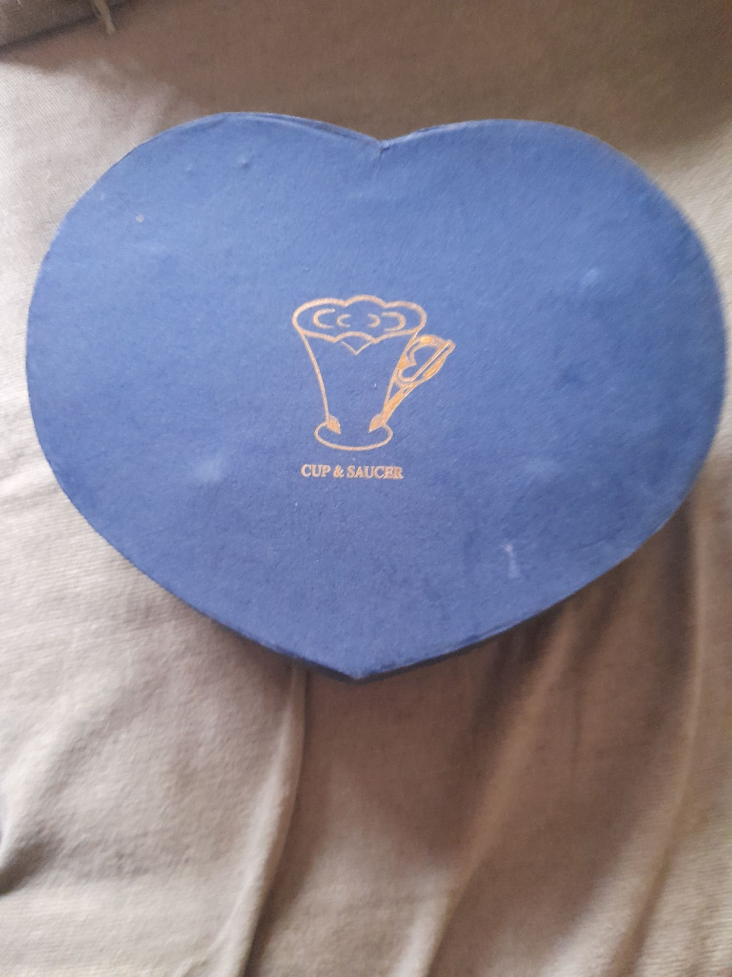 Conjunto de chavinas e prato de bolo
