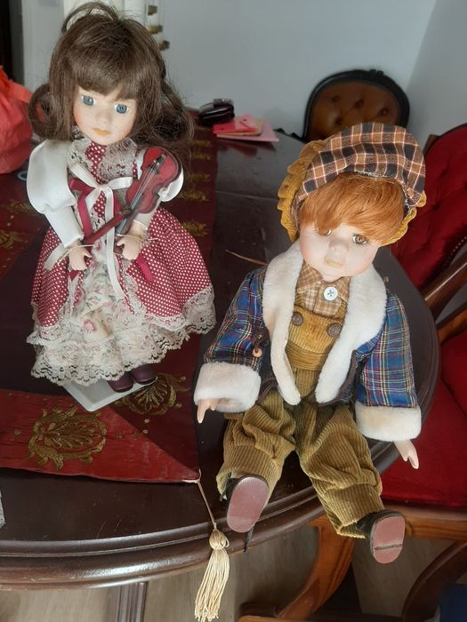 Boneco e Bonecas de Porcelana