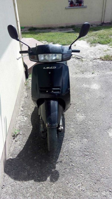 Скутер Honda Lead