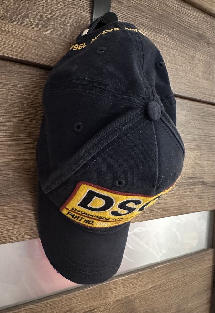 Czapka Dsquared2 Dsq2 Oryginalna z Vitkac