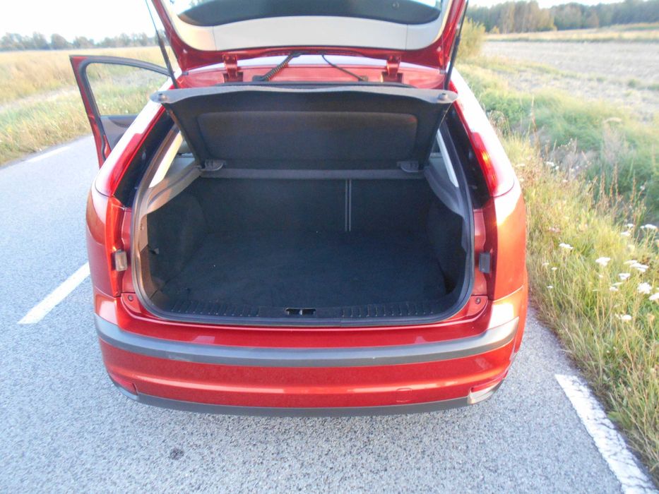 sprzedam Ford Fokus rok.2007/8 poj.1,6 16V