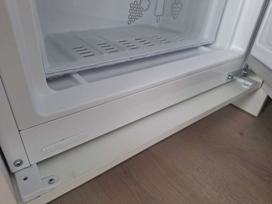 Frigorífico combinado de encastre TEKA [100% novo]