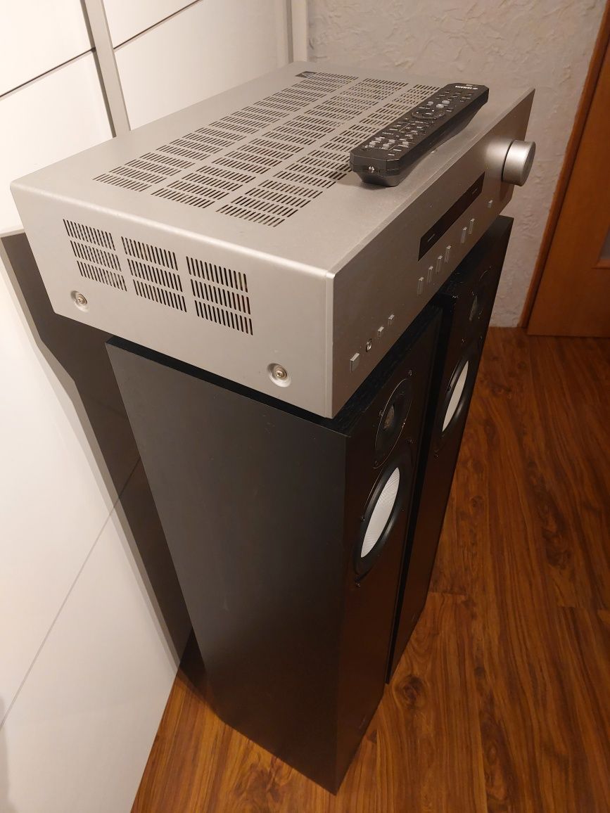 Kolumny PYLON Wzmacniacz YAMAHA