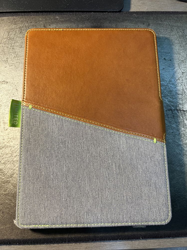 Capa em pele para Ipad 9.7” 6th Generation