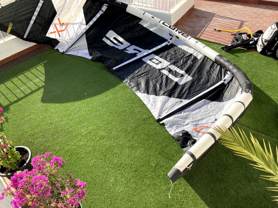 pack kitesurf: 2 asas Core XR7 impecáveis + 1 Core Free médio estado
