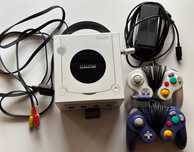 Nintendo Gamecube. Pełny oryginalny zestaw w bardzo dobrym stanie.