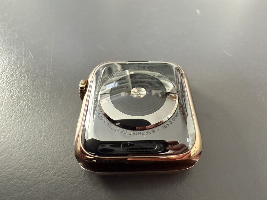 Apple Watch Series 4 40mm Stainless Steel Gold